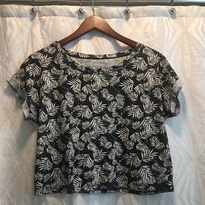 Black and white crop top❤️